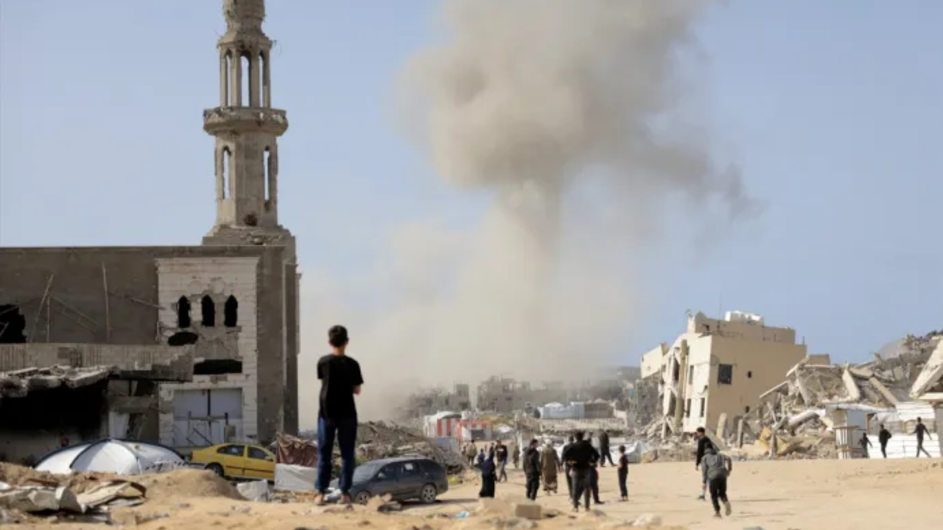 ঈদের আগে গাজায় ইসরাইলের হামলা, শিশুসহ নিহত ১৭